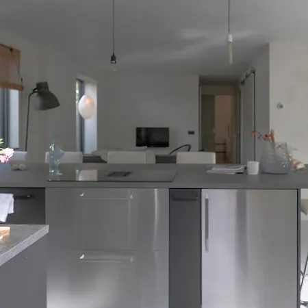 Zer En Loft In Centrum דירה ברחן